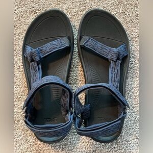 Men’s Tevas Size 13